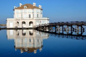 La bellezza dell’abbandono, la Casina Vanvitelliana tra nostalgia e realtà.