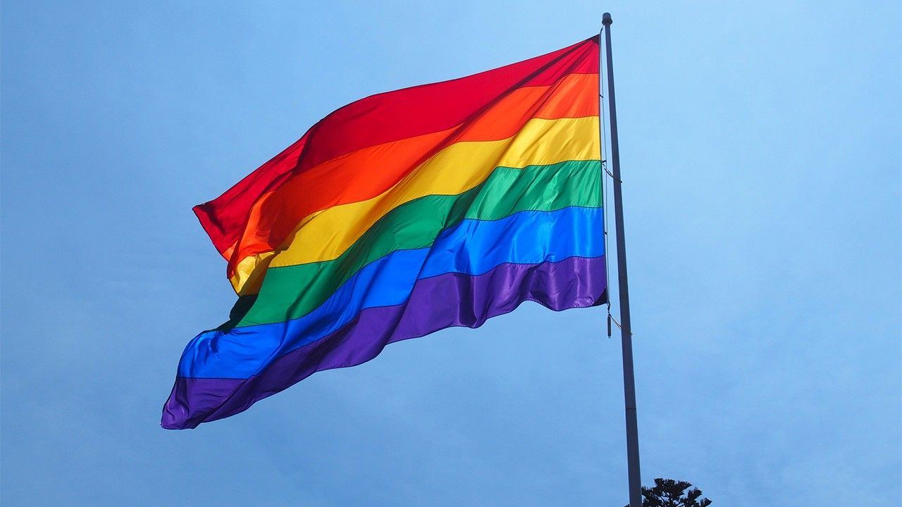 Perché in Italia urge una legge contro l’omotransfobia. In difesa del diritto d’amore.