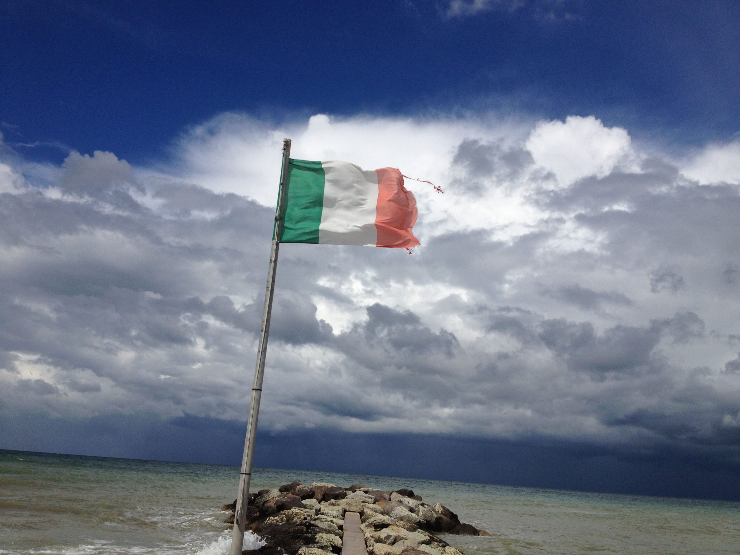 “Io non mi sento italiano, ma per fortuna o purtroppo lo sono”