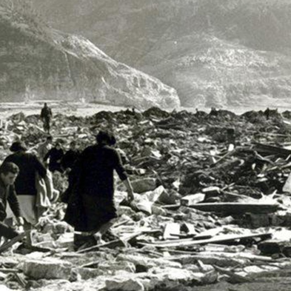 «Quanto vale un metro cubo d’acqua?»: 125 teatri ricordano il disastro del Vajont